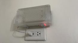 租房看到「電鈴被鐵鎚砸爛」